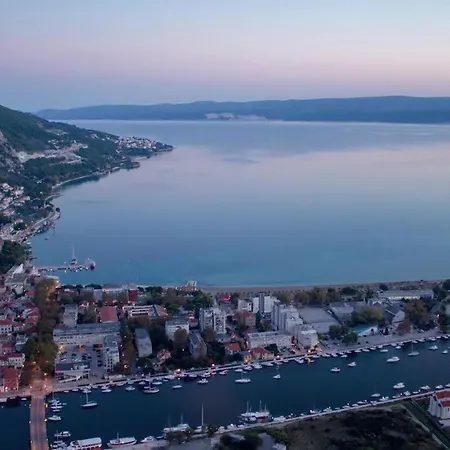 Апартаменти Victoria